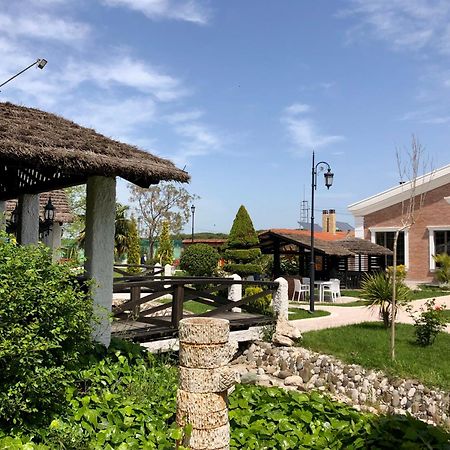 Hotel Agroturizem Eldi Fier Zewnętrze zdjęcie