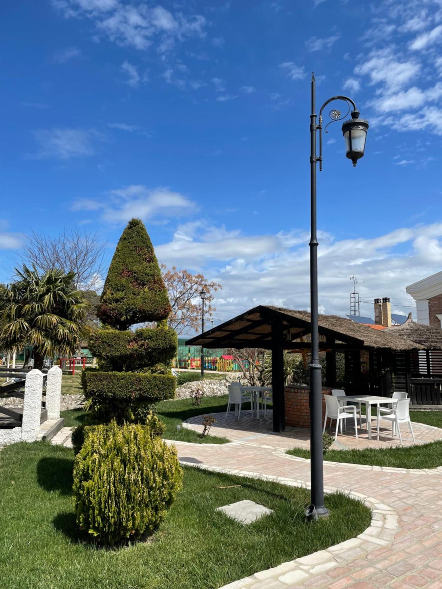 Hotel Agroturizem Eldi Fier Zewnętrze zdjęcie